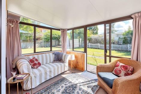 Photo of property in 19 Beaubank Road, Kelston, Auckland, 0602