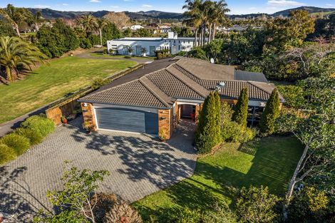 Photo of property in 16 Saint Kilda Place, Papamoa Beach, Papamoa, 3118