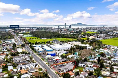 Photo of property in 54 Northcote Road, Northcote, Christchurch, 8052