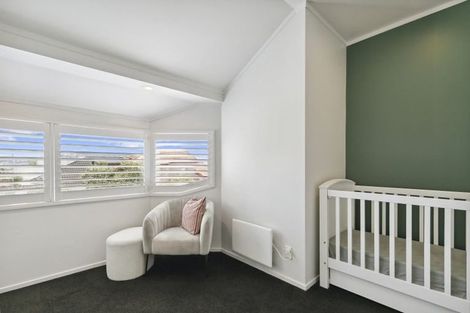 Photo of property in 8 Countess Close, Maupuia, Wellington, 6022