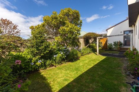 Photo of property in 175 Weggery Drive, Waikanae Beach, Waikanae, 5036