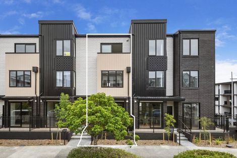 Photo of property in 2/19 Windlass Street, Long Bay, Auckland, 0630