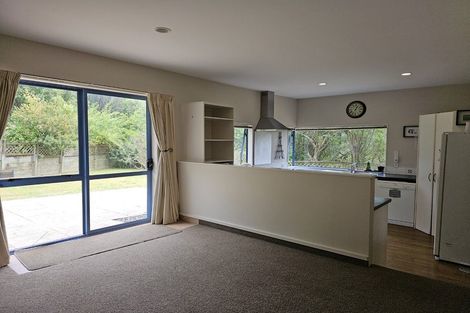 Photo of property in 7 Lanyon Place, Whitby, Porirua, 5024