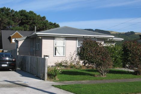 Photo of property in 41 Whanga Crescent, Titahi Bay, Porirua, 5022
