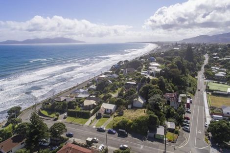 Photo of property in 1 Wellington Road, Paekakariki, 5034