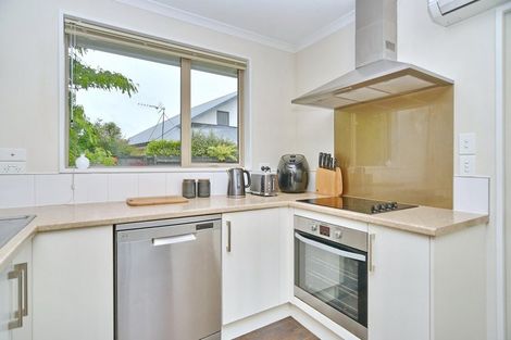 Photo of property in 4a Pannell Avenue, Wainoni, Christchurch, 8061