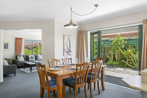 Photo of property in 30 Fairview Terrace, Waipahihi, Taupo, 3330