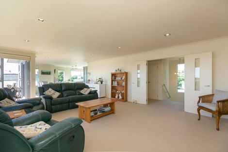 Photo of property in 22a Belt Road, Moturoa, New Plymouth, 4310