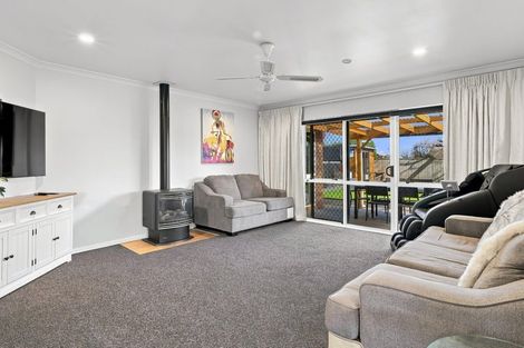 Photo of property in 11 Oaklands Drive, Cambridge, 3434