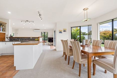 Photo of property in 18 Chatsfield Place, Te Kamo, Whangarei, 0112