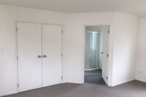 Photo of property in 9b Woodall Place, Totara Vale, Auckland, 0627