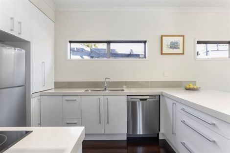 Photo of property in 7a Justin Place, Te Atatu Peninsula, Auckland, 0610