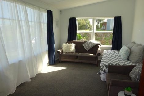 Photo of property in 35 Pratt Avenue, Foxton Beach, Foxton, 4815