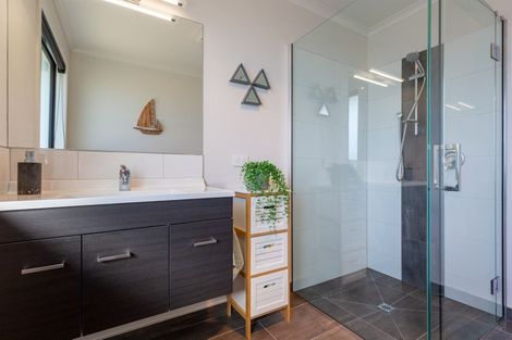 Photo of property in 4 Les Wakefield Road, Mapua, 7005