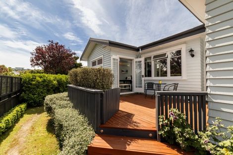 Photo of property in 10 Plassey Street, Havelock North, 4130