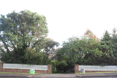 Photo of property in 6 Mellons Bay Road, Howick, Auckland, 2014