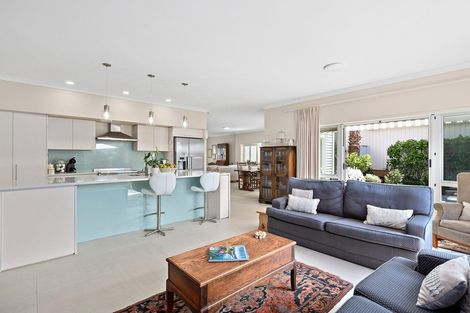 Photo of property in 18 Kensington Drive, Orewa, 0931