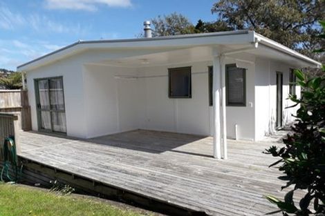 Photo of property in 14 Stottholm Road, Titirangi, Auckland, 0604