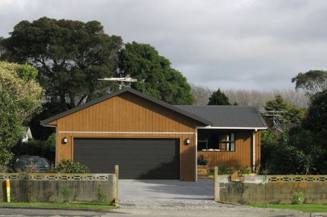 Photo of property in 260 Te Moana Road, Waikanae, 5036