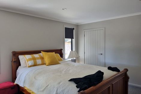 Photo of property in 5 Angus Place, Carterton, 5713