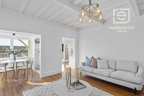 Photo of property in 16 Bulteel Street, New Plymouth, 4310