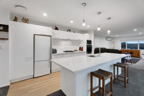 Photo of property in 2 Rayner Way, Glen Avon, New Plymouth, 4312