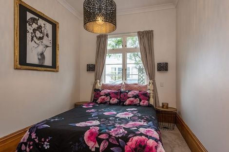 Photo of property in 28 Whites Line West, Woburn, Lower Hutt, 5010