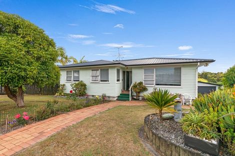 Photo of property in 32 Kirby Street, Glendene, Auckland, 0602