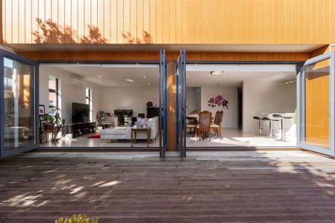 Photo of property in 72a Hobsonville Road, West Harbour, Auckland, 0618