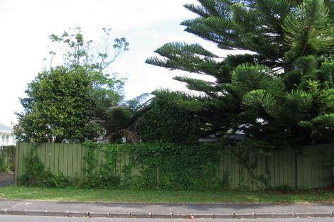 Photo of property in 28 Montmere Avenue, Te Atatu Peninsula, Auckland, 0610