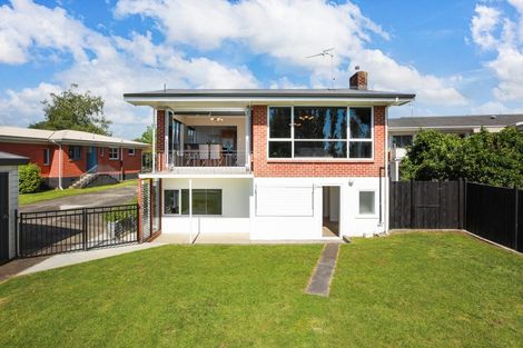 Photo of property in 35 Hillcrest Road, Hillcrest, Hamilton, 3216