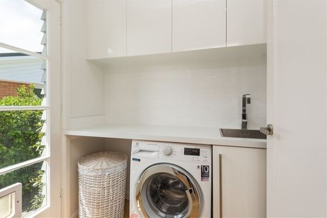 Photo of property in 98 Hamilton Avenue, Ilam, Christchurch, 8041