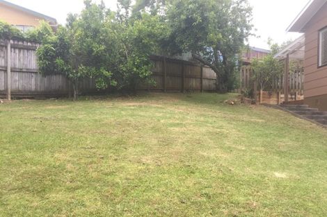 Photo of property in 2 Louise Place, West Harbour, Auckland, 0618