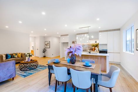 Photo of property in 28 Konoba Avenue, Kumeu, 0810