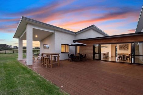 Photo of property in 125 Wharf Road, Clarks Beach, Pukekohe, 2679