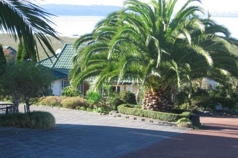 Photo of property in 24 Bocage Lane, West Harbour, Auckland, 0618