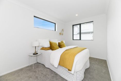 Photo of property in 1/11a Falstone Lane, Browns Bay, Auckland, 0630