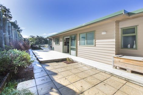 Photo of property in 4 Motutara Road, Oakura, Hikurangi, 0184