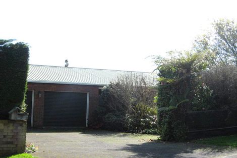 Photo of property in 2 Byron Place, Whalers Gate, New Plymouth, 4310