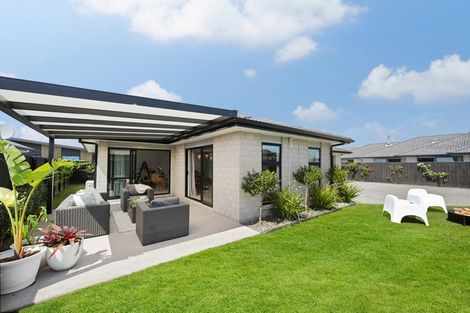 Photo of property in 1 Hebe Crescent, Papamoa Beach, Papamoa, 3118