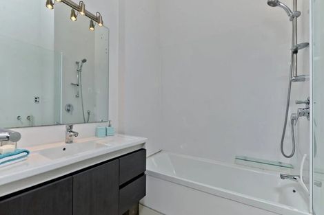 Photo of property in 1/72 Mountbatten Avenue, Hillcrest, Auckland, 0627