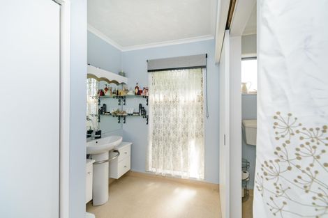 Photo of property in 1 Nuku Street, Tangimoana, 4822