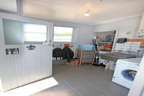 Photo of property in 18 Jensen Street, Green Island, Dunedin, 9018