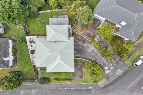 Photo of property in 27 South Road, Moturoa, New Plymouth, 4310