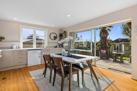 Photo of property in 35 Philomel Crescent, Bayswater, Auckland, 0622