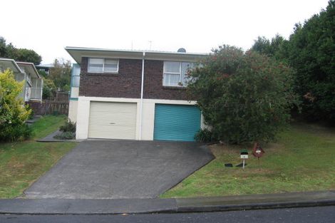 Photo of property in 2/3 Finn Place, Totara Vale, Auckland, 0629
