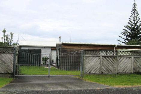 Photo of property in 8 St Anne Place, Omaha, 0986