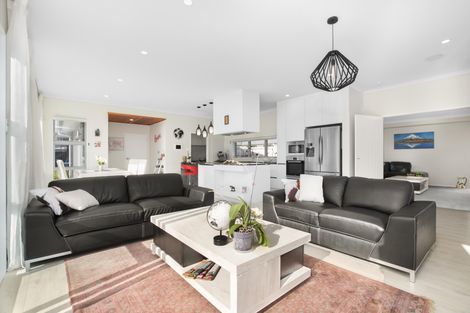 Photo of property in 28 Mareretu Avenue, Patumahoe, Pukekohe, 2679