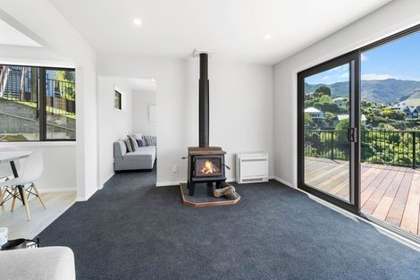 Photo of property in 28 Ticehurst Road, Lyttelton, 8082