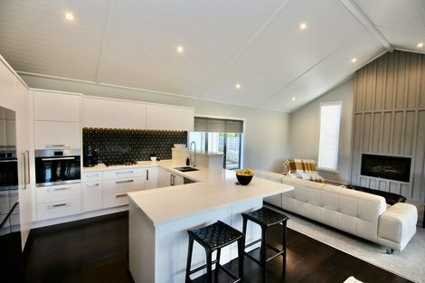 Photo of property in 4 Roseberry Place, Whitianga, 3510